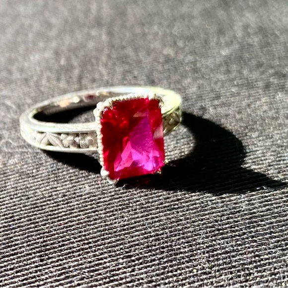 2.3 ctw, Ruby, sterling silver ring. Size 8 - Picture 5 of 8